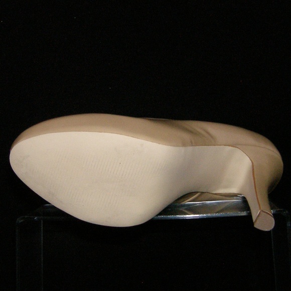 Steve Madden Traisie beige patent leather heels 9M - Picture 5 of 8